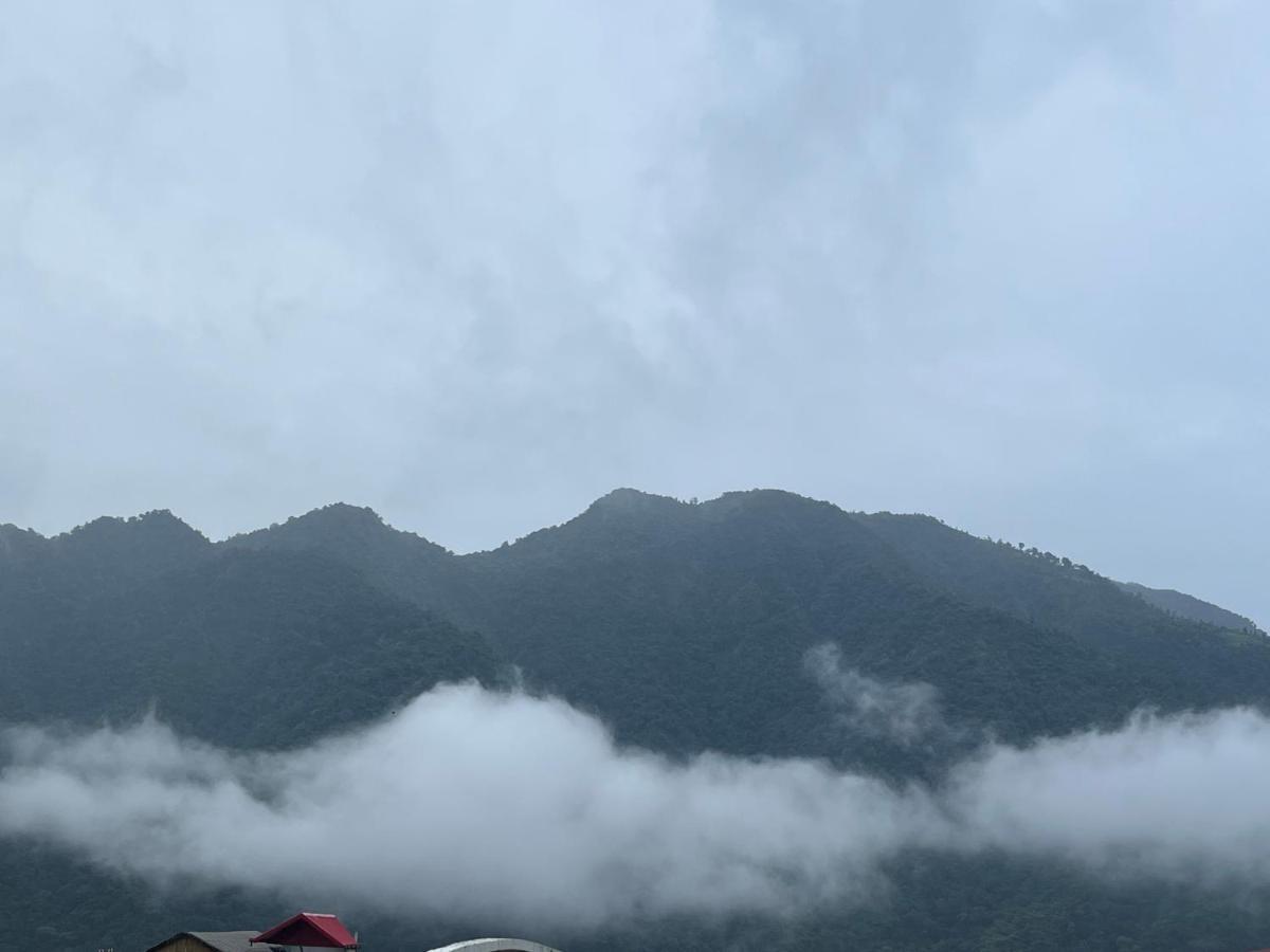 Rishikesh Adiyogi Hotel Buitenkant foto